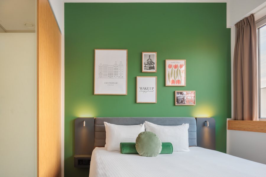 Verona - Amsterdam - Maxhotel Amsterdam Airport Schiphol - Recently Renovated