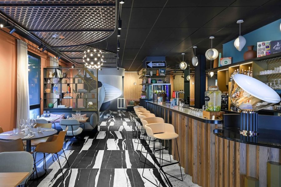 Catania - Parigi - Tribe Paris La Defense Esplanade