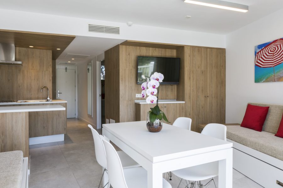 Bari - Palma di Maiorca - Playas Ca's Saboners