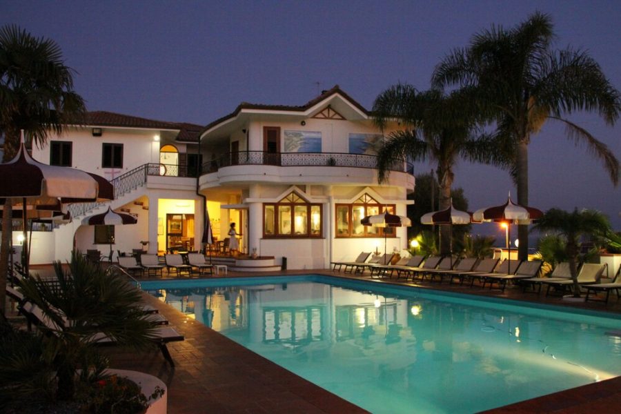 Pisa - Tropea - Hotel Baia del Capo