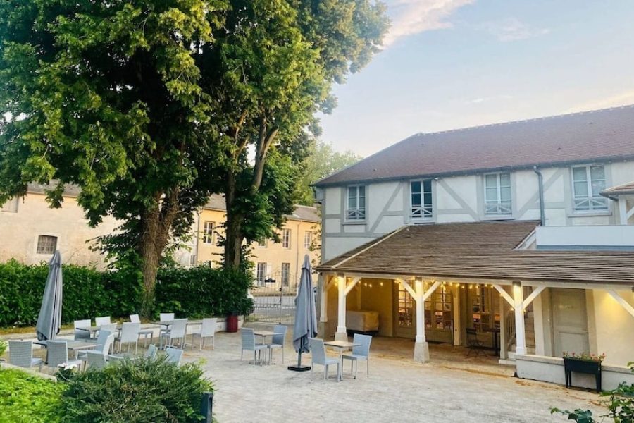 Bari - Magny-le-Hongre - Hôtel du Cheval Blanc - Paris Marne La Vallée