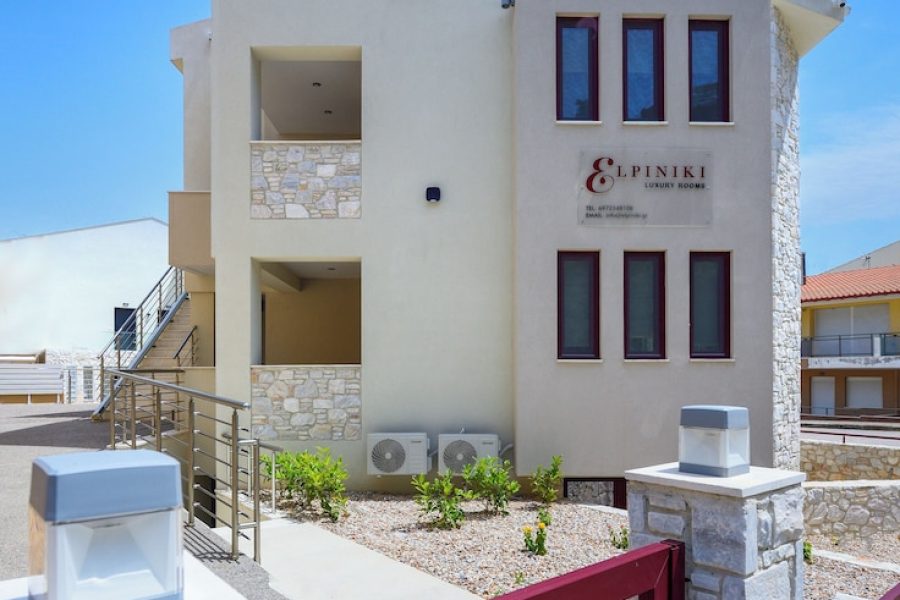 Roma - Nea Potidea - Elpiniki Luxury Rooms