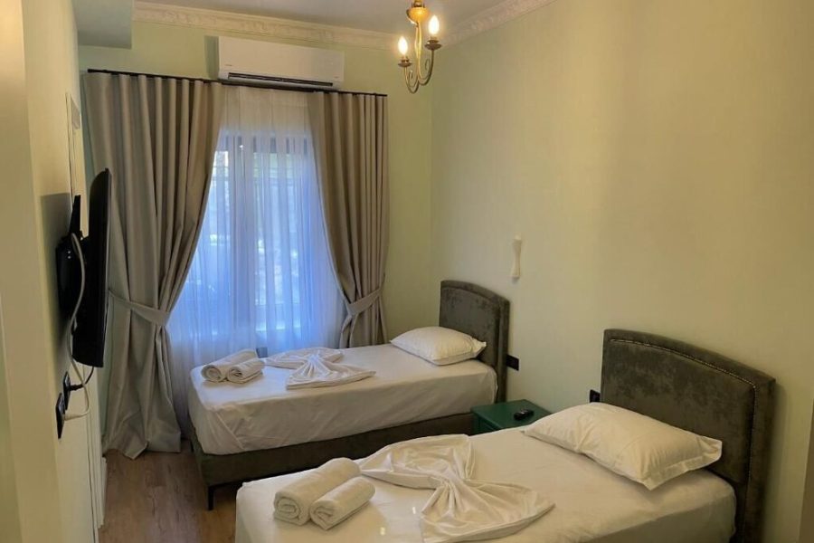 Bologna - Tirana - Amorino Tirana B&B