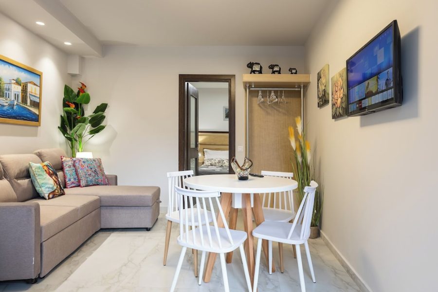 Cagliari - Balíon - Akrogiali Apartments