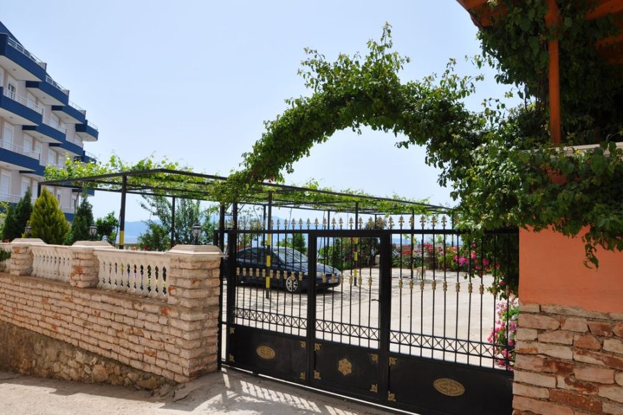 Pisa - Costa albanese - Hotel Vila Alvin & Apartments