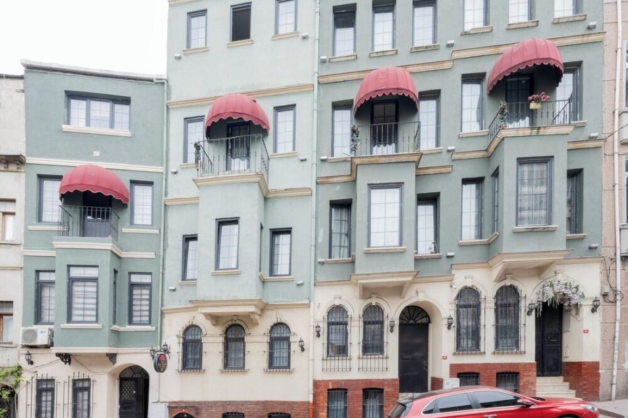 Genova - Istanbul - The Red Tent Grand Suites