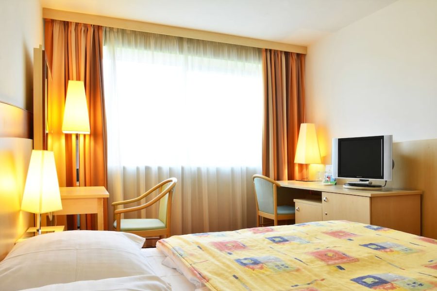 Lamezia Terme - Praga - Olympik Artemis