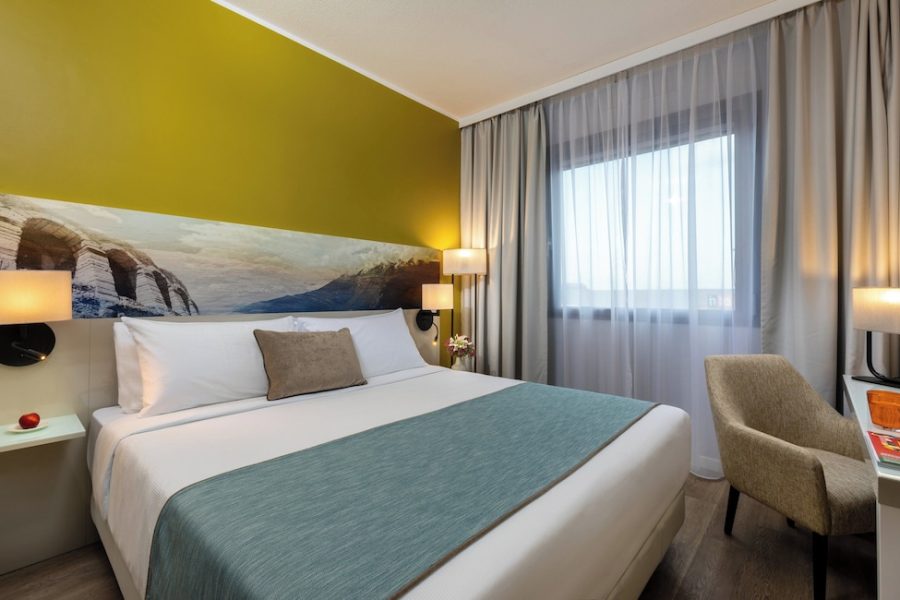 Bari - Verona - Leonardo Hotel Verona