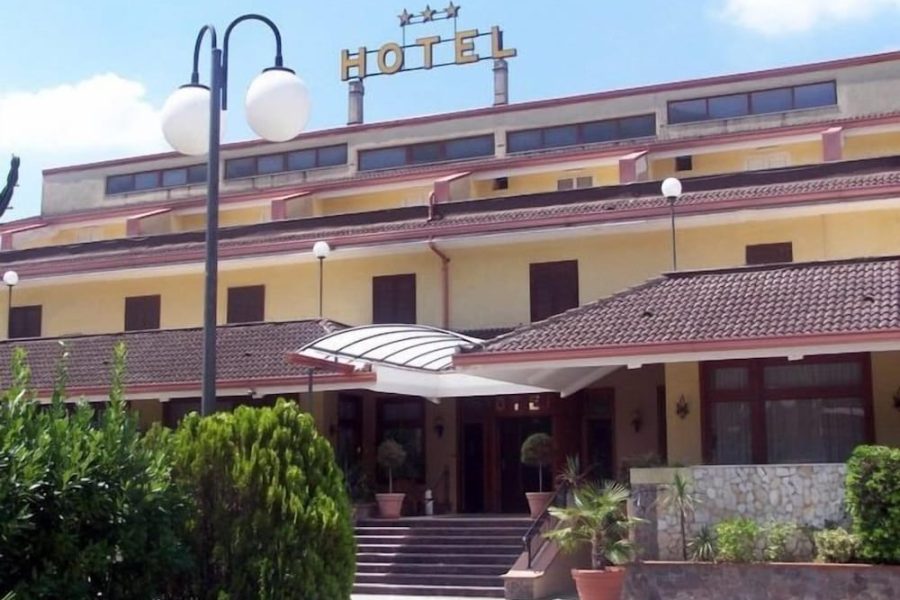 Milano - Caserta - Hotel Ristorante Belvedere