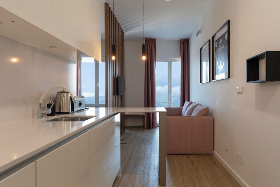 Milano - Horta - Horta Bay