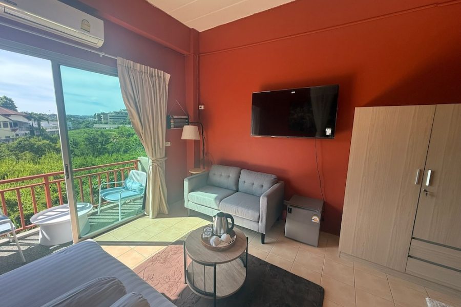 Milano - Karon Beach - Alura Guesthouse