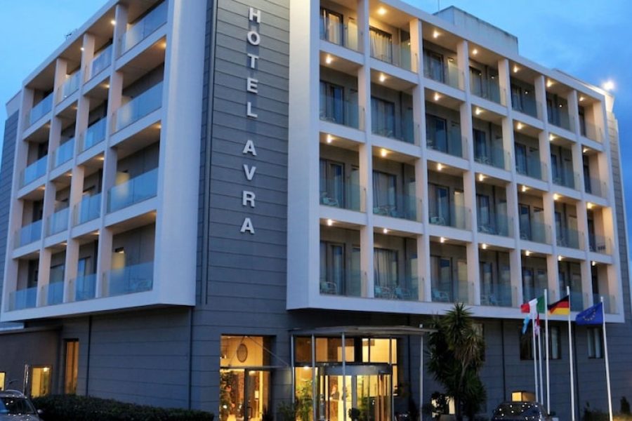 Milano - Néa Mákri - Hotel Avra by Smile hotels - Free Airport Shuttle