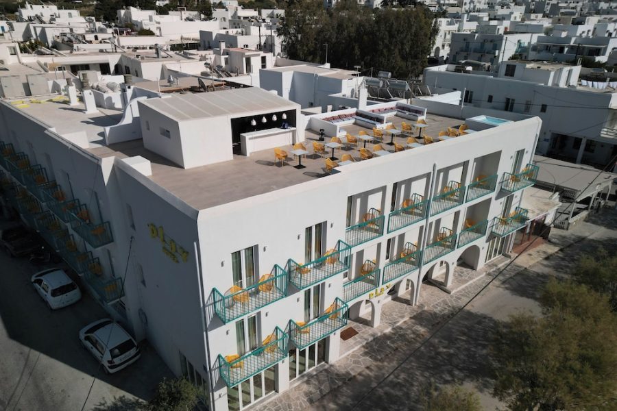 Milano - Paros - Play Paros a member of Brown Hotels