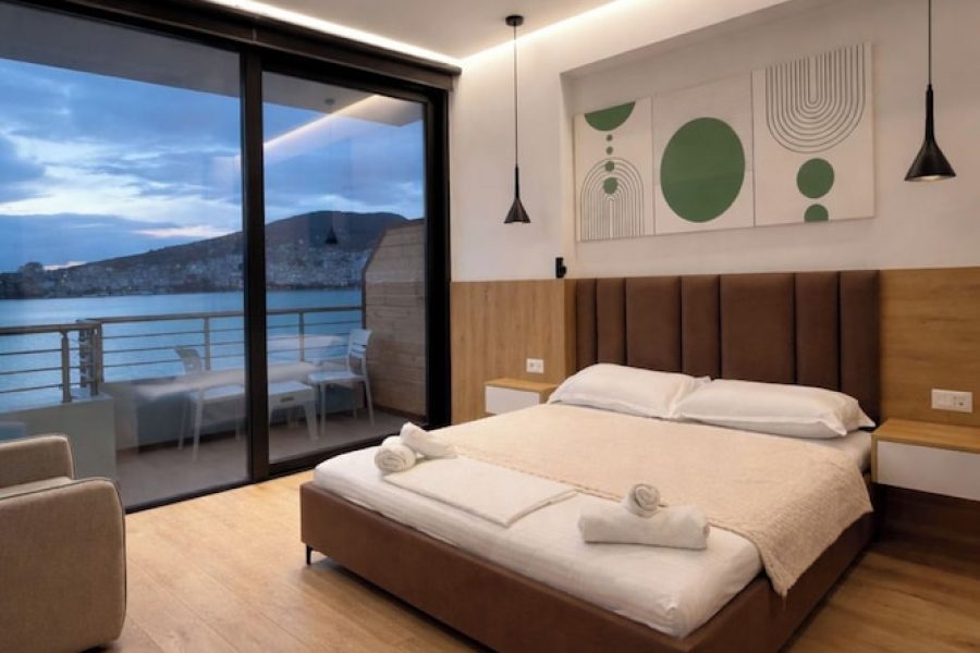 Milano - Sarandë - Hotel Tramonto