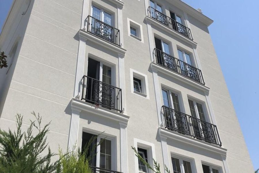 Milano - Valona - Ruby Palace