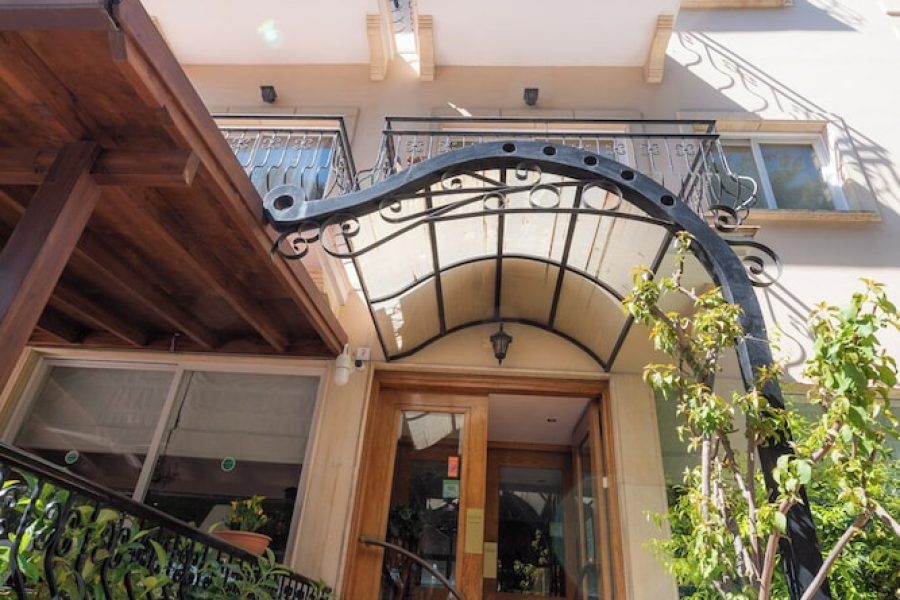 Napoli - Limassol - Chrielka Hotel