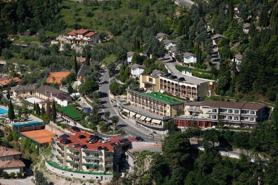 Napoli - Limone sul Garda - Village Bazzanega - Montagnoli Group