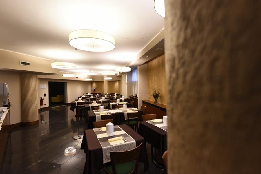 Bari - Milano - BB Hotels Smarthotel Re Milano Nord