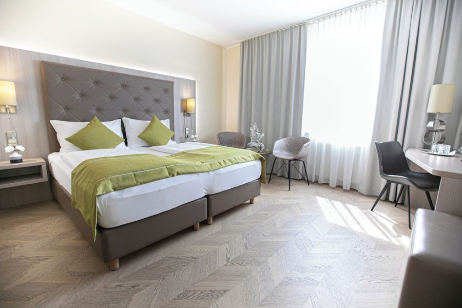 Napoli - Schwechat - Das Reinisch Hotel - near Vienna Airport