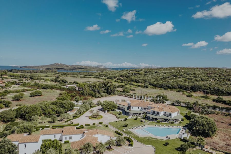 Lamezia Terme - Capo Testa - Santa Teresa di Gallura - La Smeraldina Resort