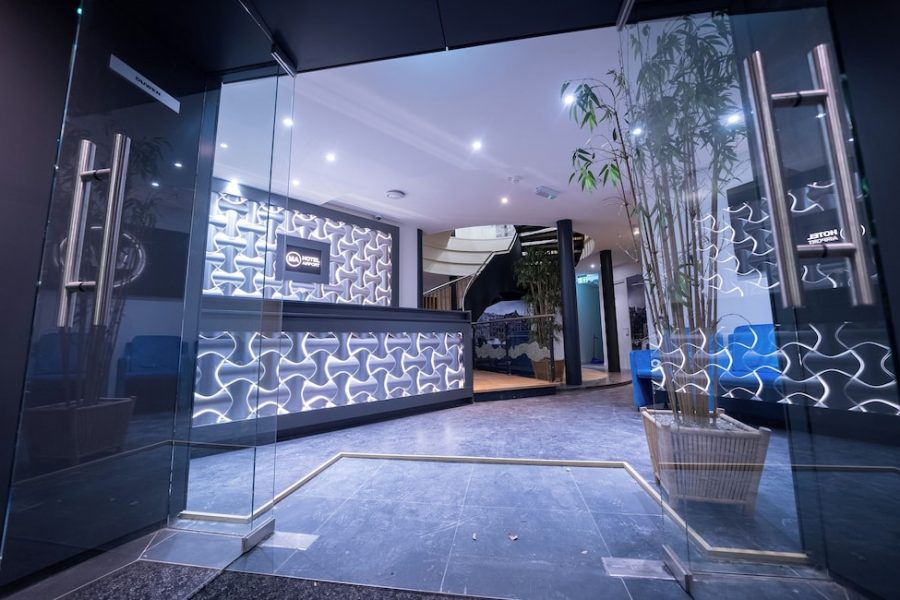 Cagliari - Amsterdam - MA Airport Hotel