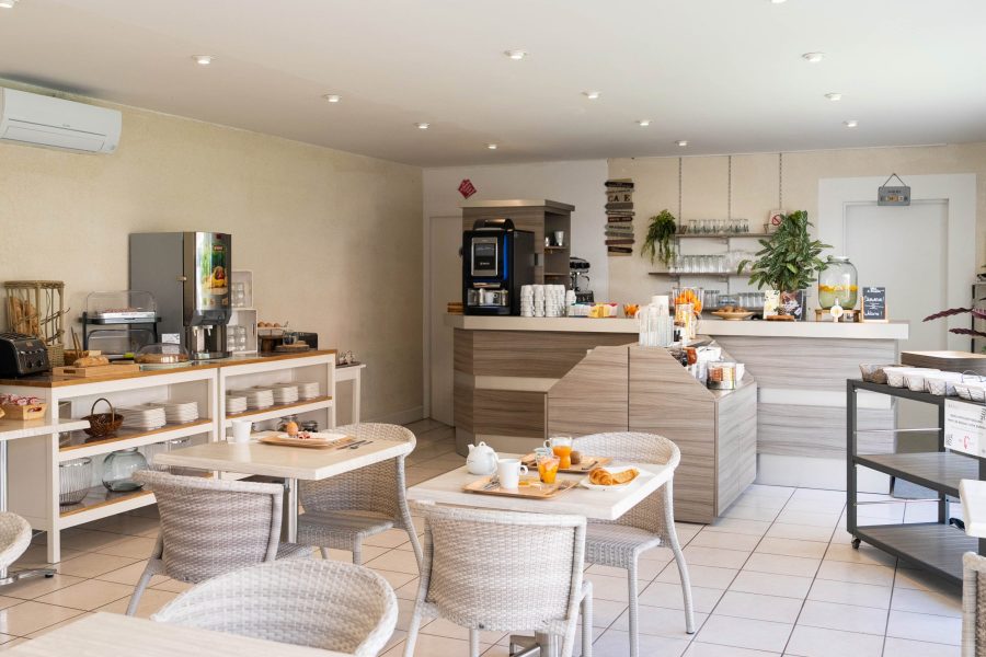 Roma - Biscarrosse - Logis Hôtel La Forestière