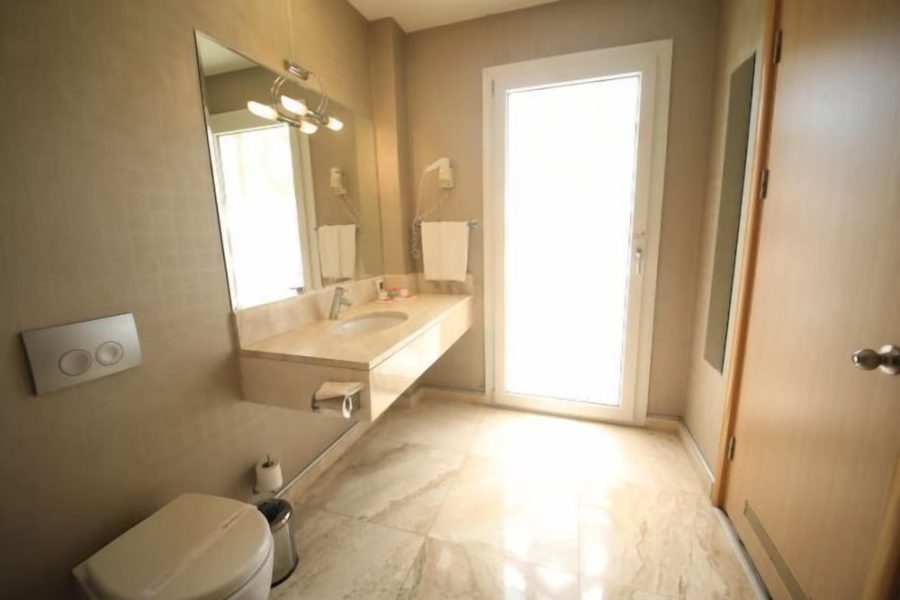 Napoli - Manisa - Orucoglu Oreko Hotel