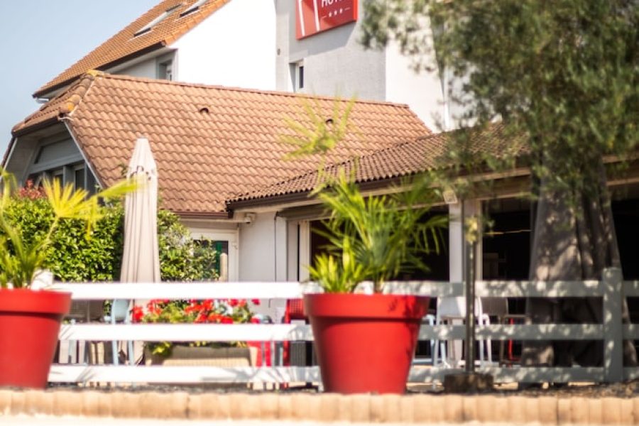 Roma - Pau - Carré Pau Airport Hôtel