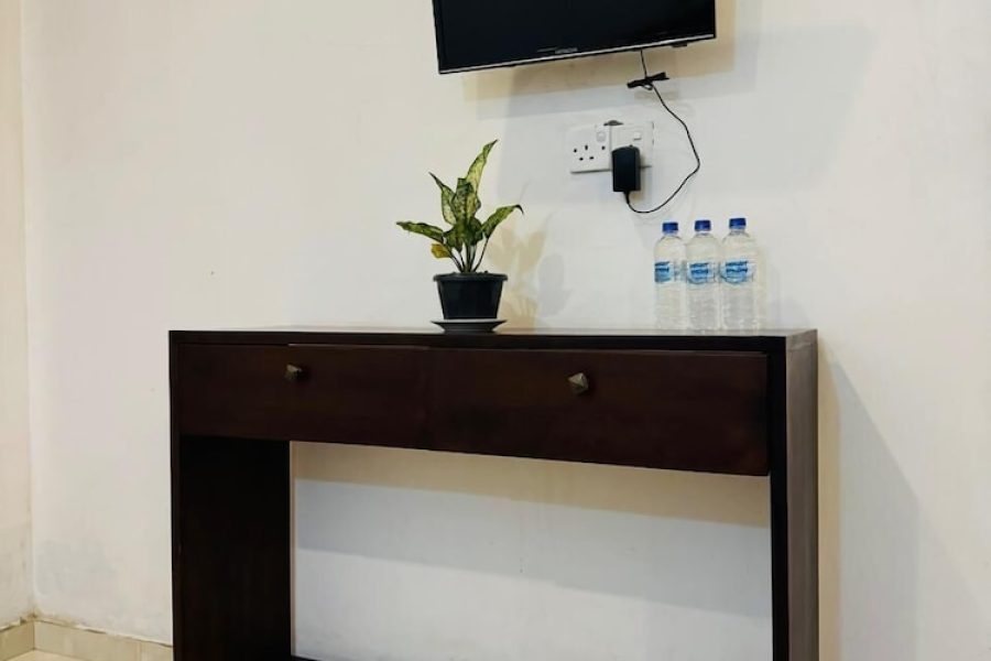 Roma - Sri Lanka - Cityscape Yala - Tissamaharamaya