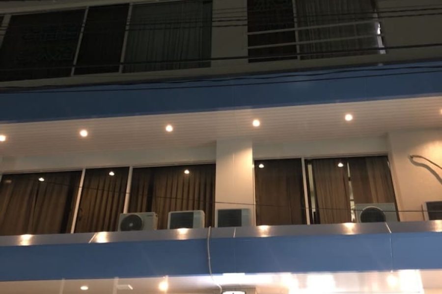 Roma - Tokyo - Capsule and Sauna Narimasu - Caters to Men