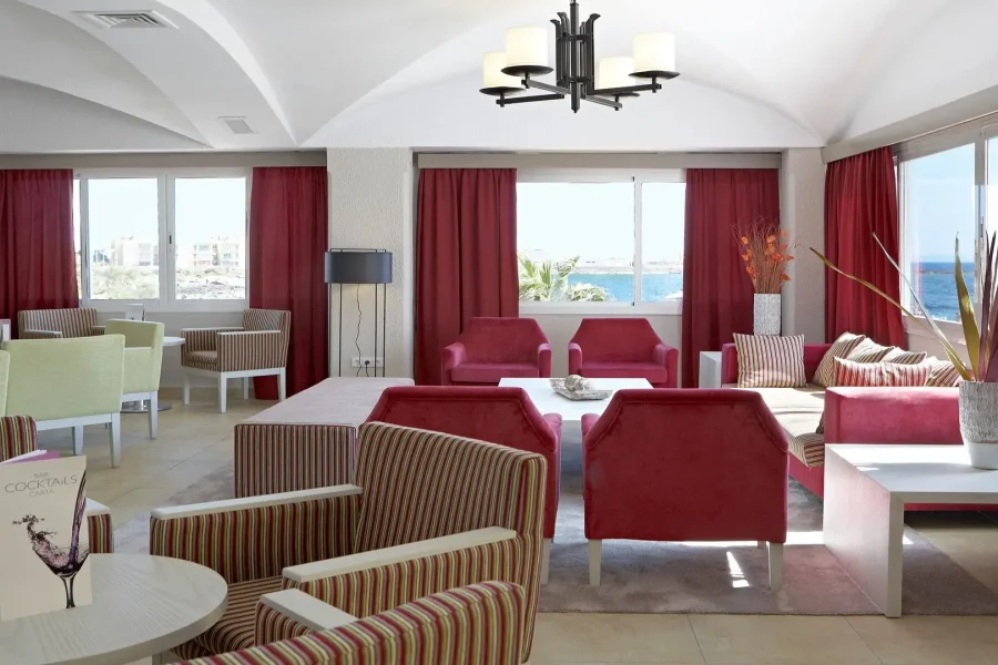 HOTEL UNIVERSAL ROMANTICA