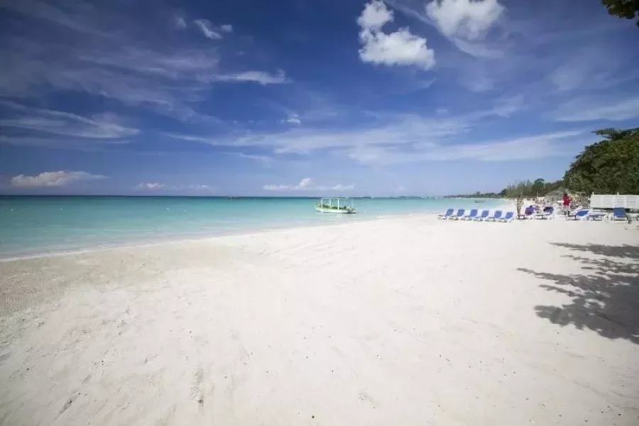 VERACLUB NEGRIL