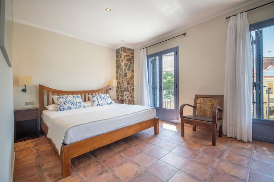 Napoli - Tarragona - Hotel La Grava