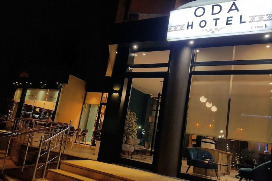 Lamezia Terme - Tirana - Oda Hotel Tirana