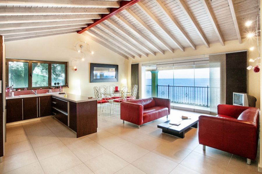 Verona - Agios Ioannis (Corfu) - Batelo - Adults Only