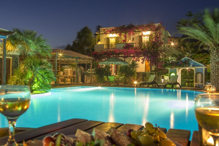 Verona - Órmos Athiniós - Holiday Beach Resort Santorini