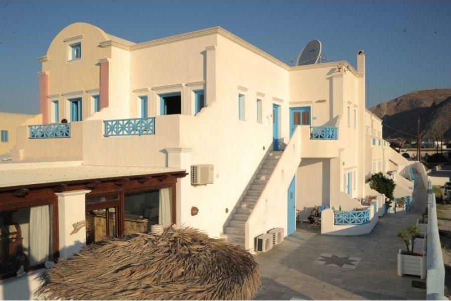 Bologna - Órmos Athiniós - Perissa Bay