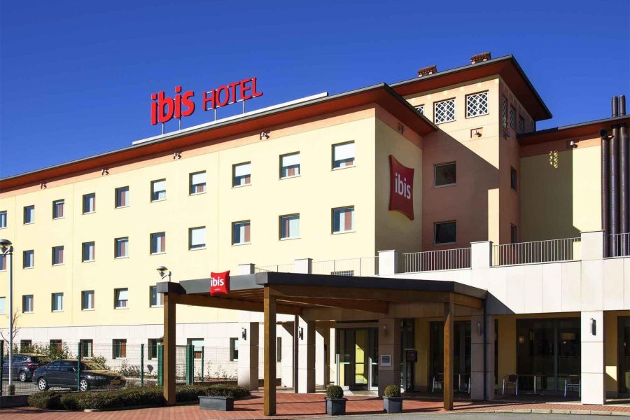 Bari - Como - Ibis Como