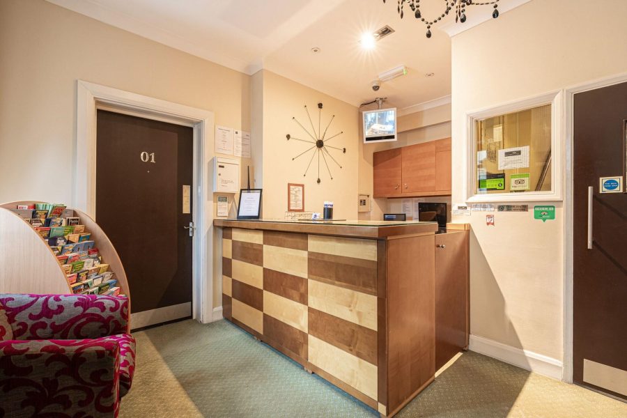 Verona - Gatwick - Barrington Lodge