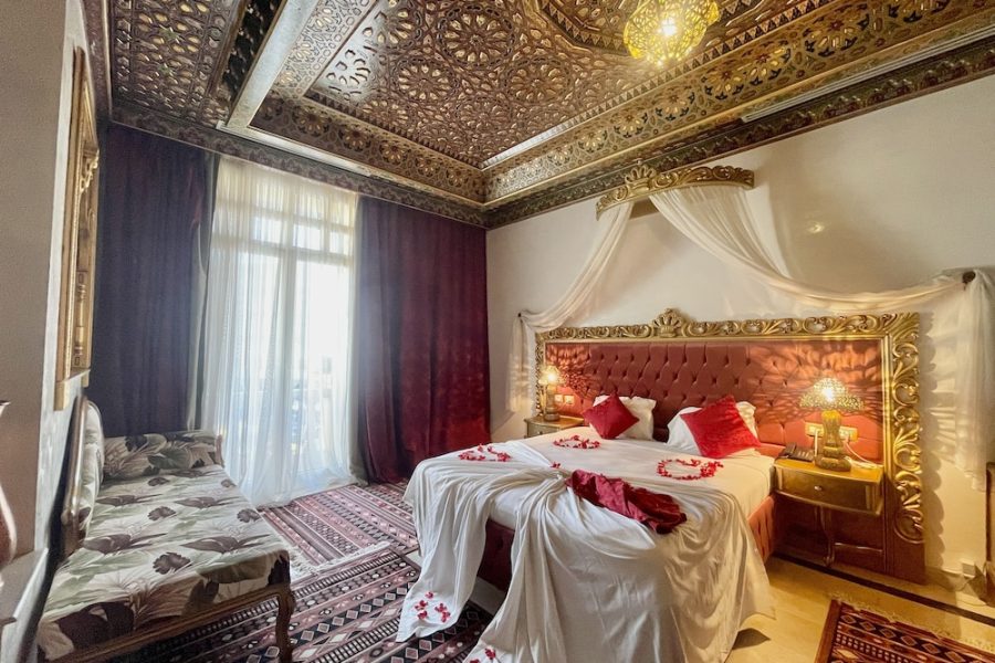 Bologna - Tunisi - Royal Victoria - Ex British Embassy