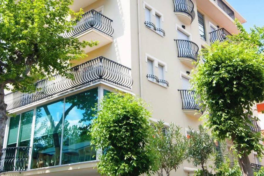 Milano - Riccione - Hotel Aria di Mare Bed & Breakfast & Beach in centro a Riccione