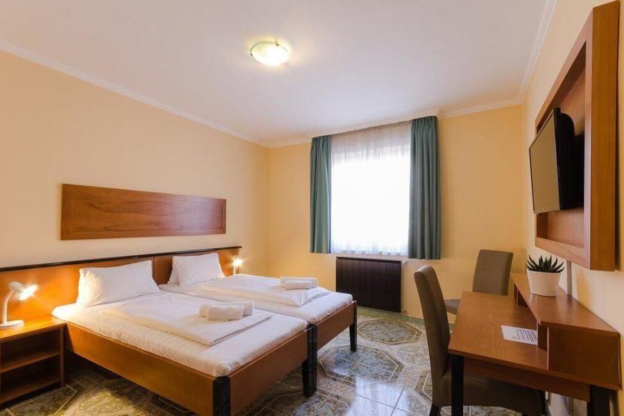 Lamezia Terme - Budapest - Richter Pansion
