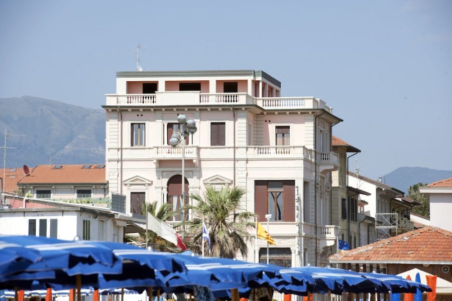 Napoli - Versilia e Costa Toscana