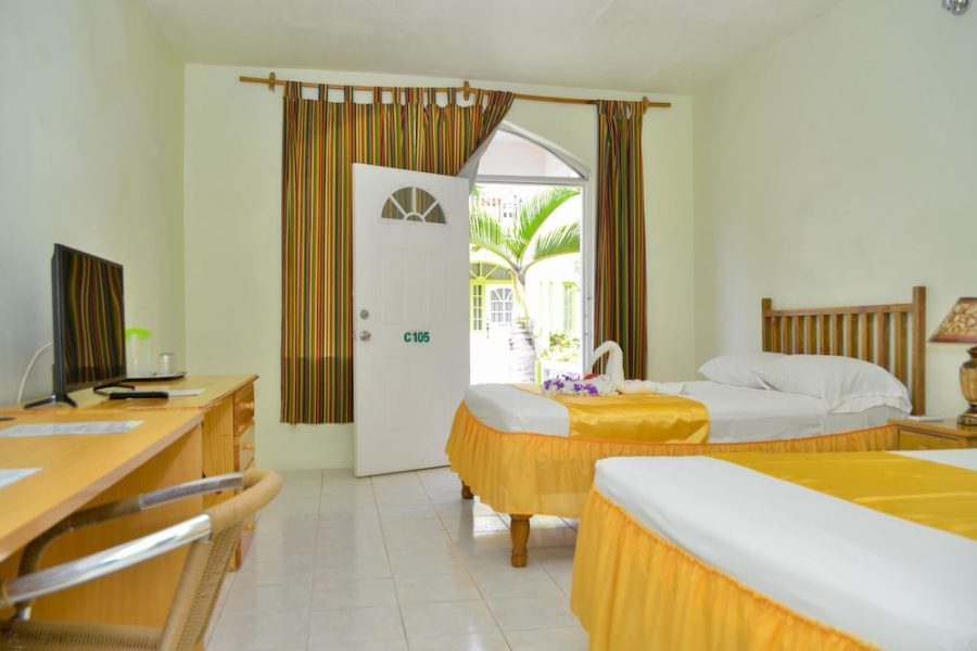 Roma - Negril - Fun Holiday Beach Resort