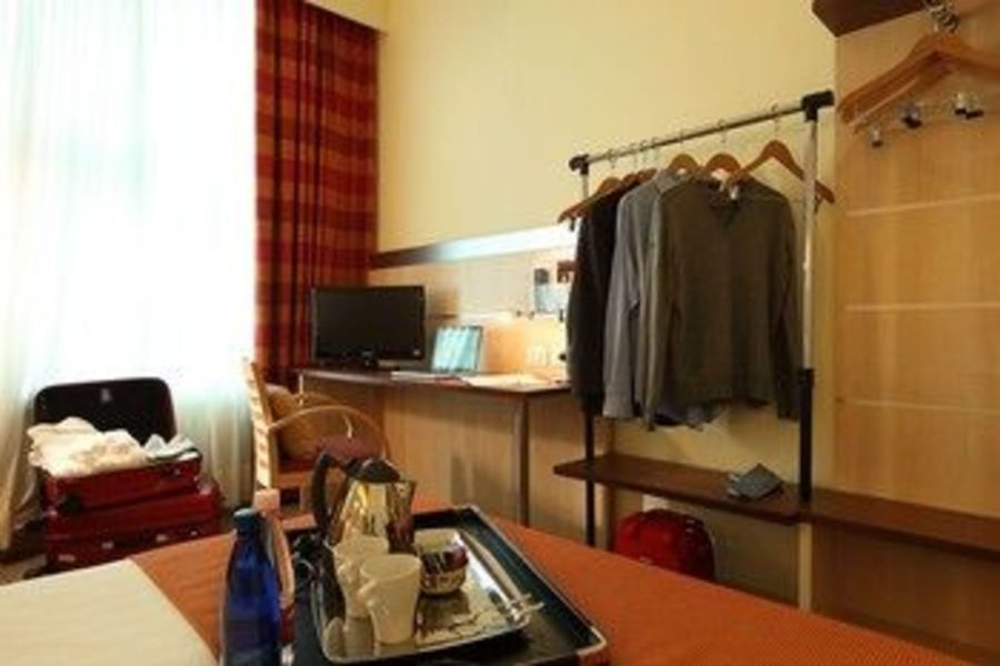 Bari - Bologna - Holiday Inn BOLOGNA - FIERA by IHG