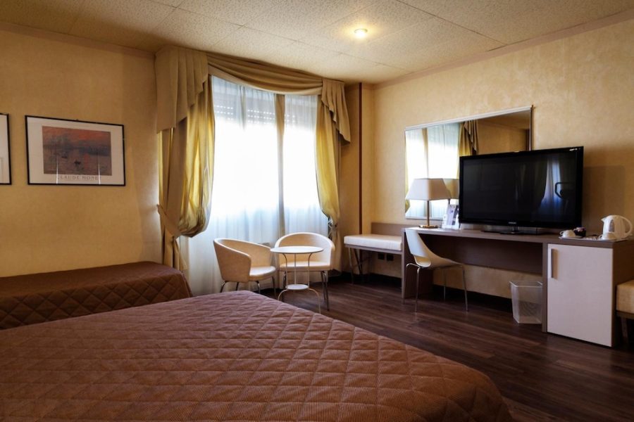 Brindisi - Bologna - JR Hotels Bologna Amadeus