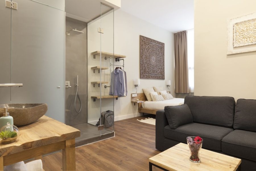 Lamezia Terme - Barcellona - Hotel Radha