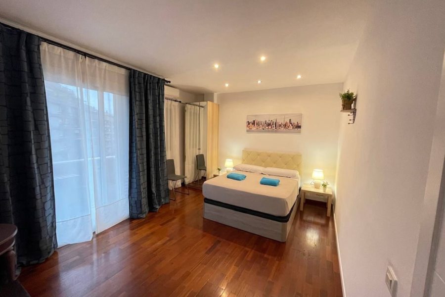 Lamezia Terme - Barcellona - Rooms Nuevo Paris