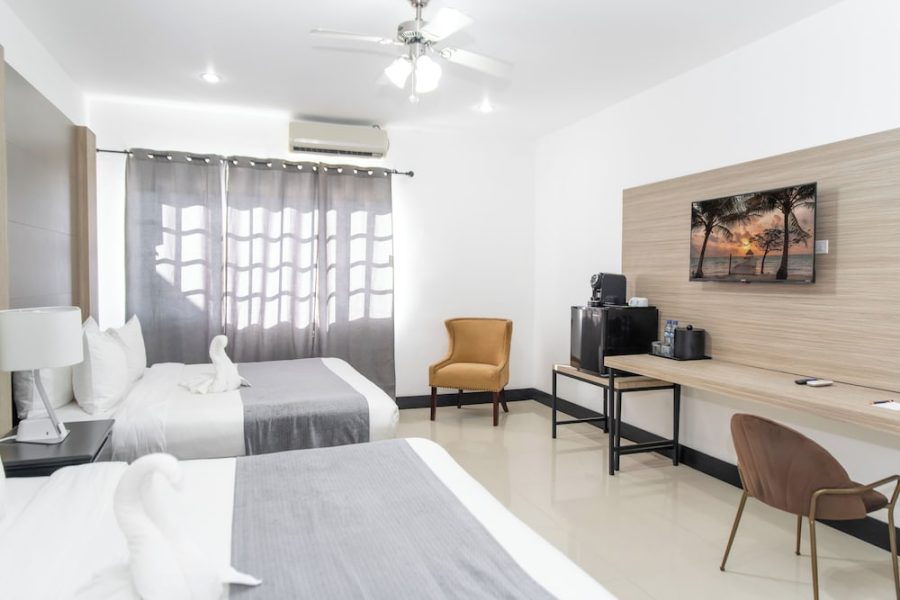 Milano - Belize City - Pickwick Park View Hotel