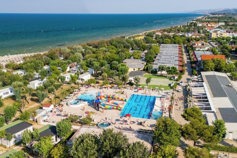 Milano - Giulianova - Club del Sole Stork Family Collection